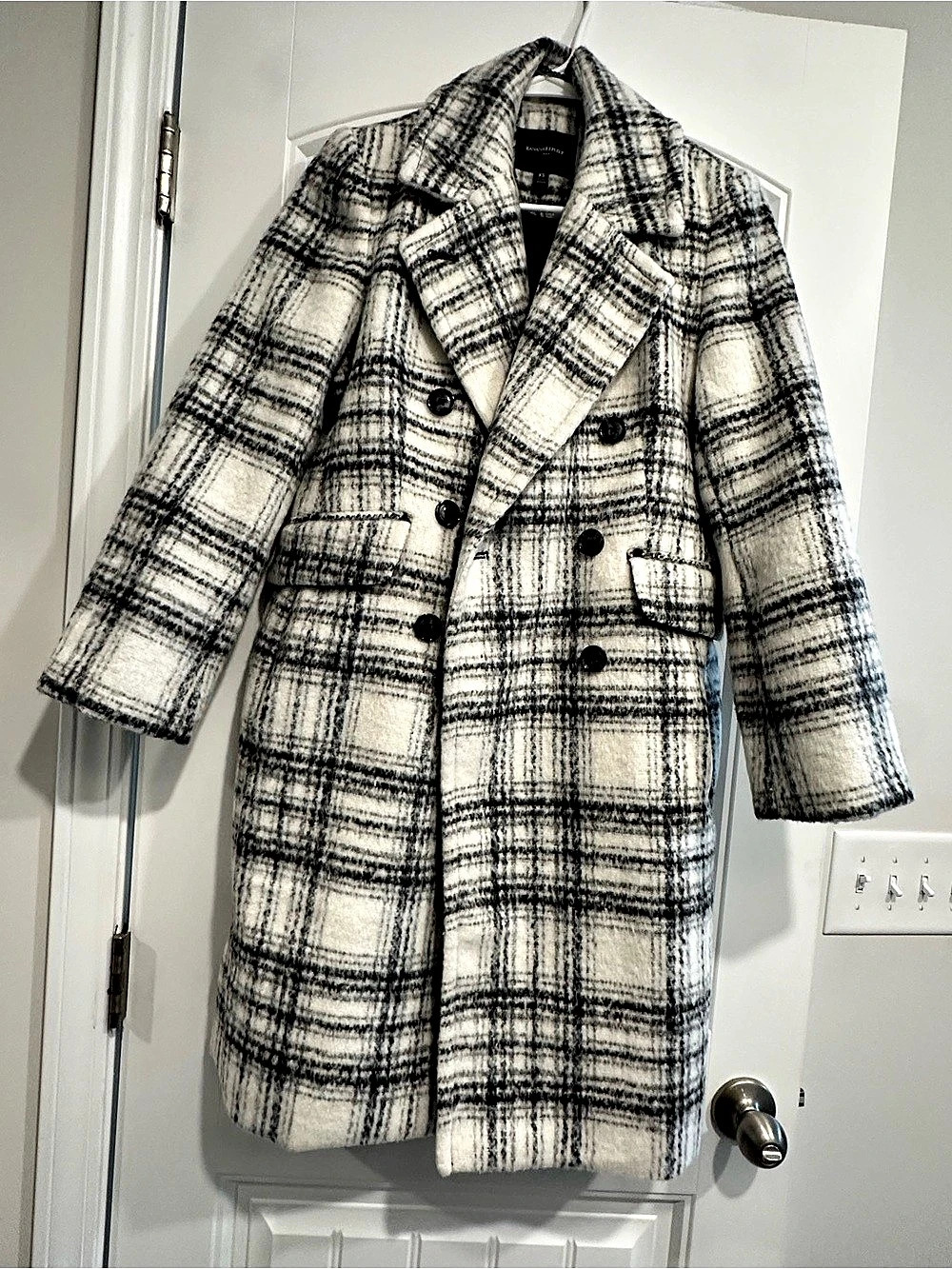 Banana Republic Plaid coat White & Black Size XS petite